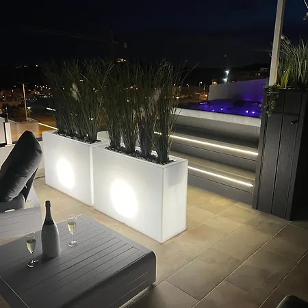 Appartement Camporrosso43 Luxury Penthouse, Jacuzzi, Billiards